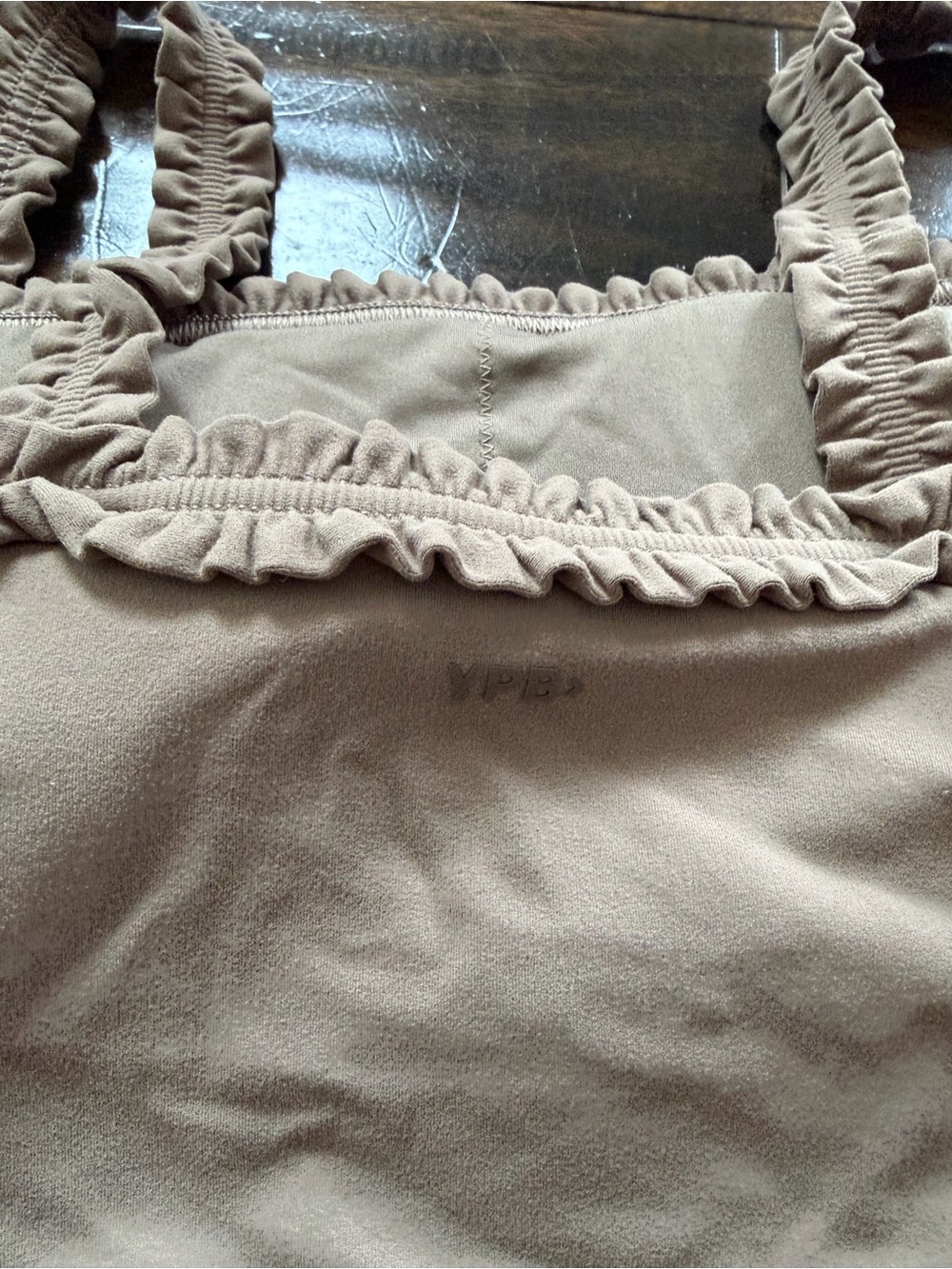 A&F Ruffle Longline Sports Bra - Picture 4 of 5